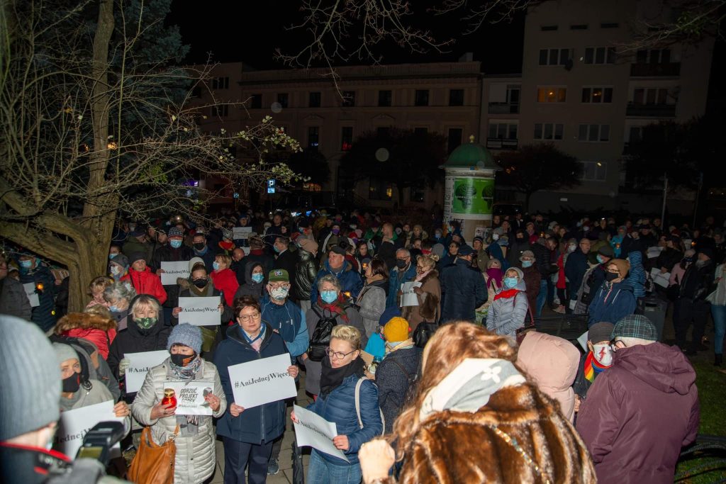 ani jednej więcej