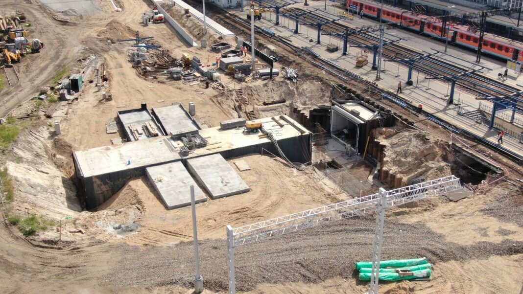 csm_Widok_z_gory_na_konstrukcje_przejscia_podziemnego_fot._Damian_Strzemkowski_b81c8d284b